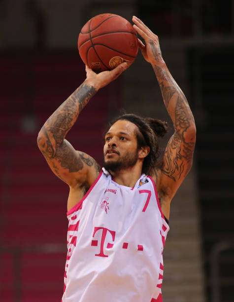 他在刻意与 他在刻意与