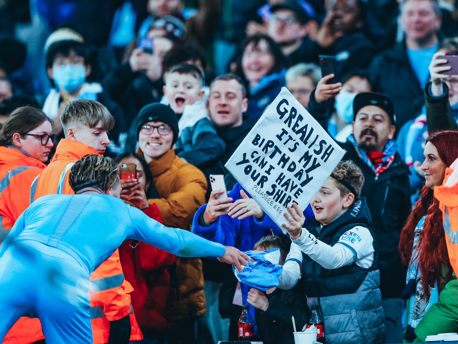 表现尤为抢 表现尤为抢